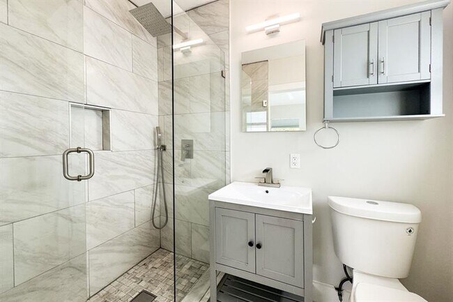 Photo - 1641 NE 5th Ct