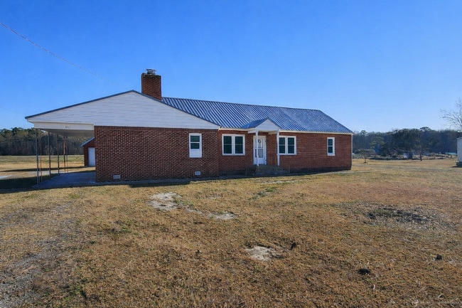 Building Photo - So Much Space