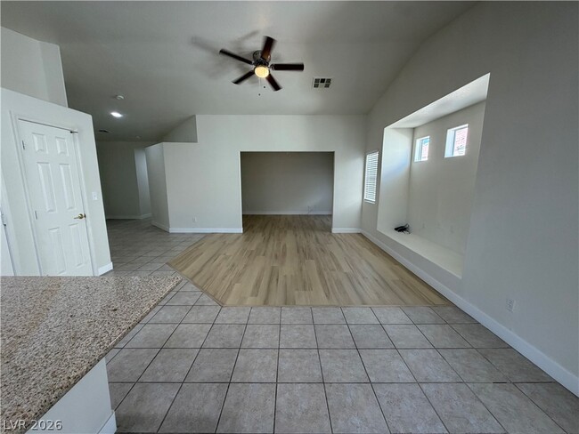 Photo - 513 Lava Beds Way