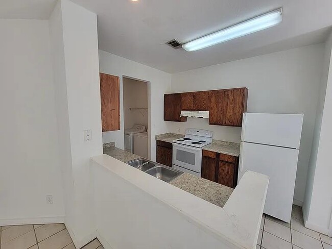 Photo - 812 Sagewood Trail