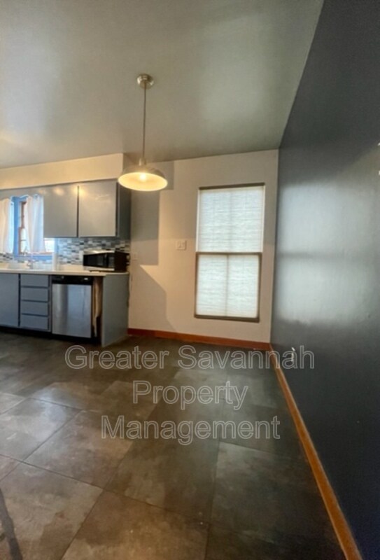 Photo - 1401 E 33rd St