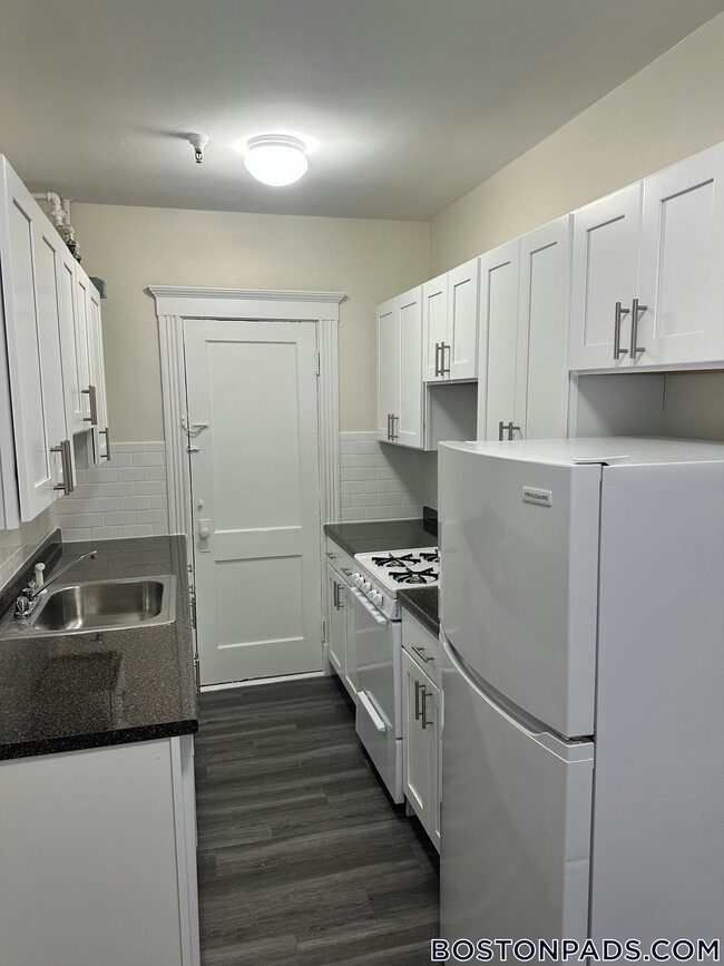 Photo - 235 Park Dr Unidad 14