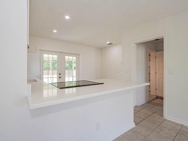 Photo - 935 37th Ave