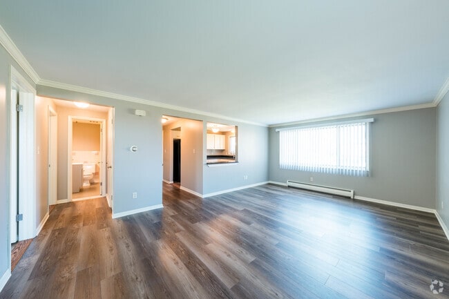 2BR, 1BA - 825 SF - Living Room