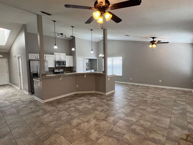 Photo - 3 Bedroom - 2 Bathroom - 2 Car Garage