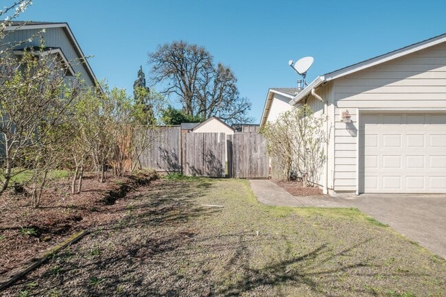 Photo - 5448 Siletz Ln