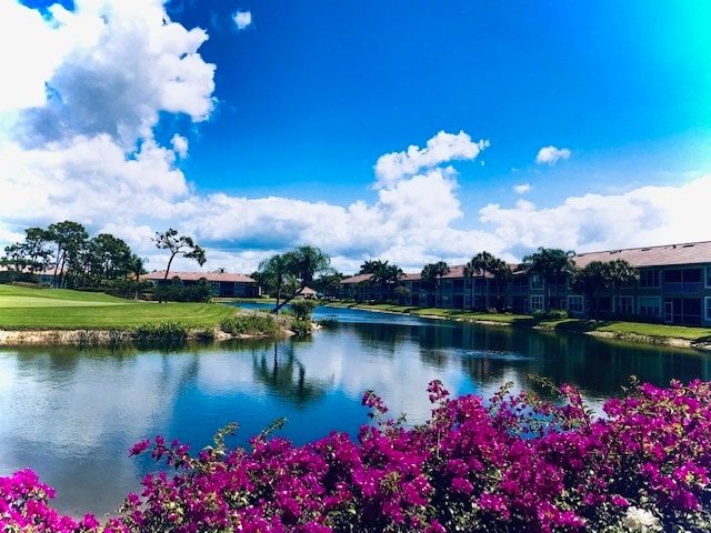 Vista de Lanai, hoyo 6, lago. - 9231 Spring Run Blvd Unidad 2106