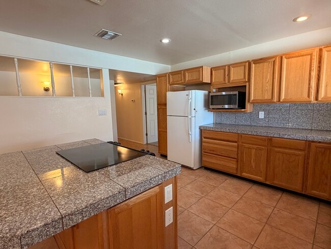 Photo - 2163 E Manhatton Dr