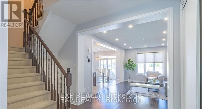 Photo - 320 Autumnfield St