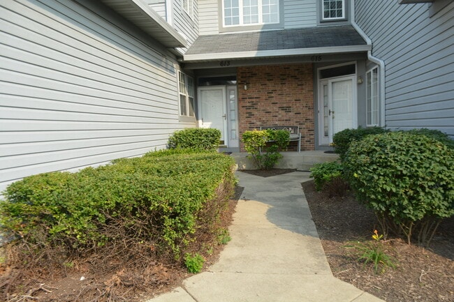 Photo - 613 W Parkside Dr