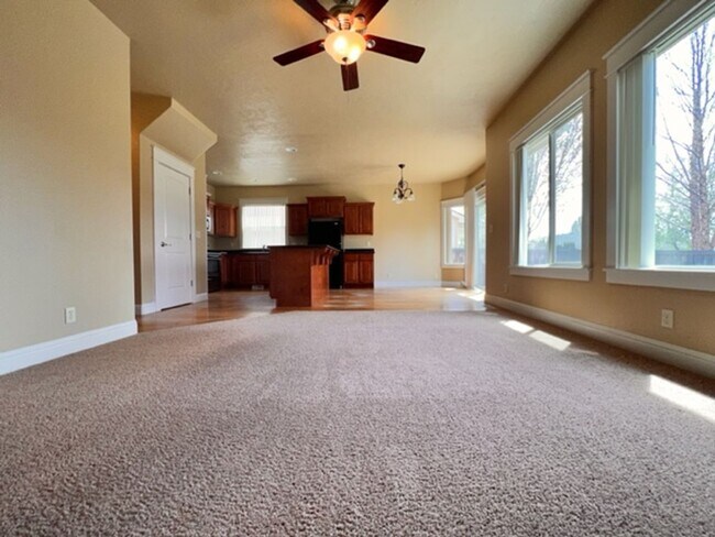 Photo - 1935 W Marten Creek Dr