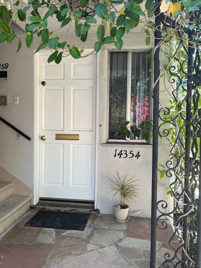 Photo - 14354 Chandler Blvd Unidad 2