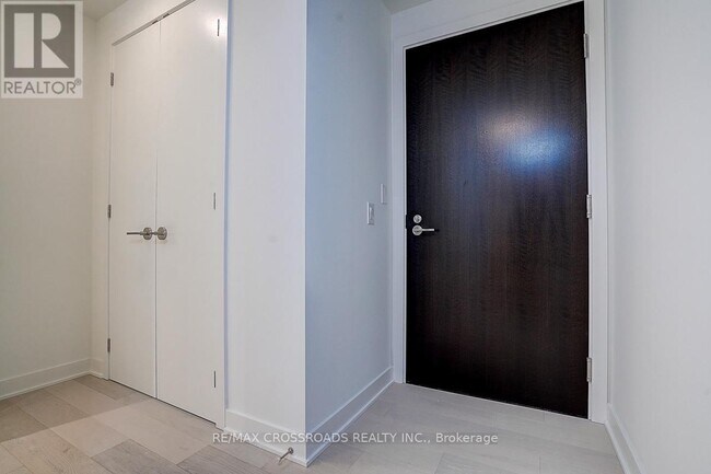 Photo - 11 Yorkville Ave Unit 1607