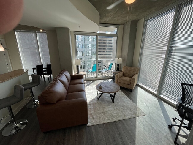 Photo - 415 S Mint St Unidad ID1344180P