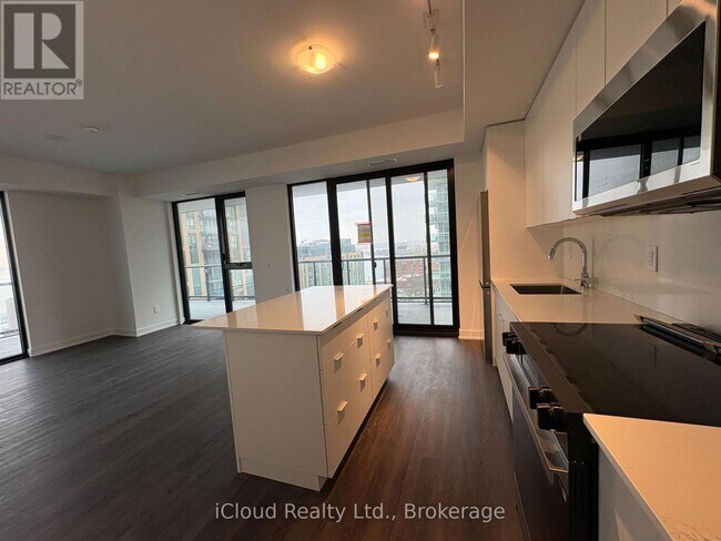 Photo - 2075 Lakeshore Rd. Unit 908