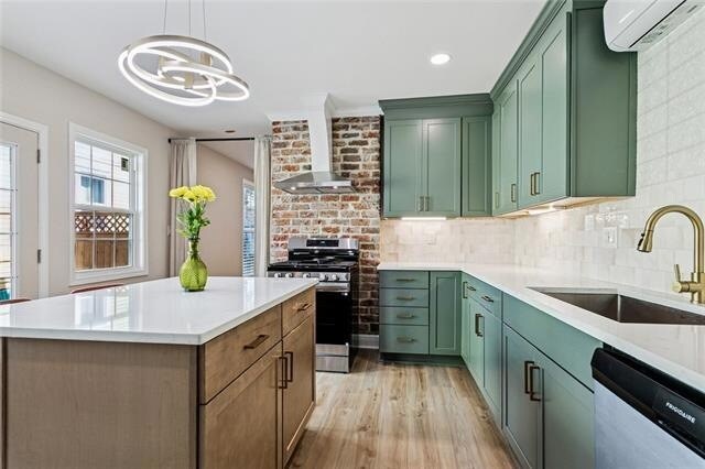 Photo - 1324 Cambronne St