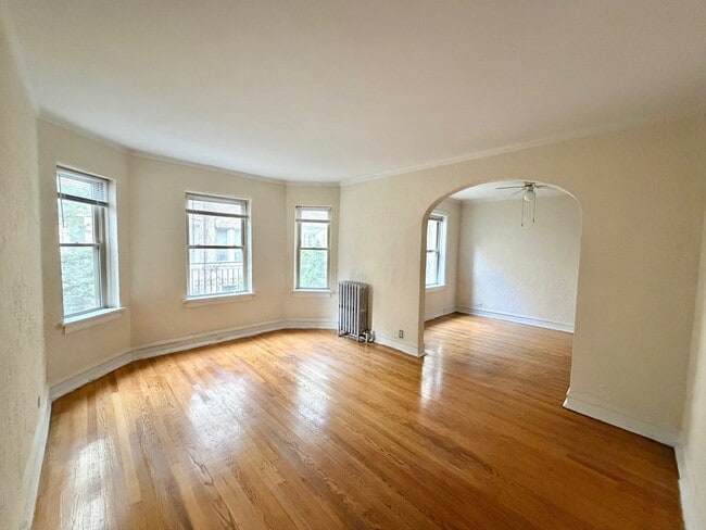 Building Photo - 1426 Farwell W Ave Unit 1 Rental
