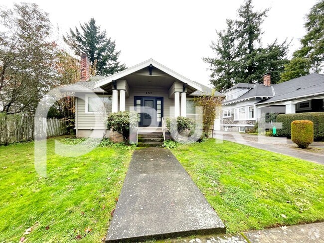 Building Photo - Adorable and Spacious 1920's Bungalow in N... Rental