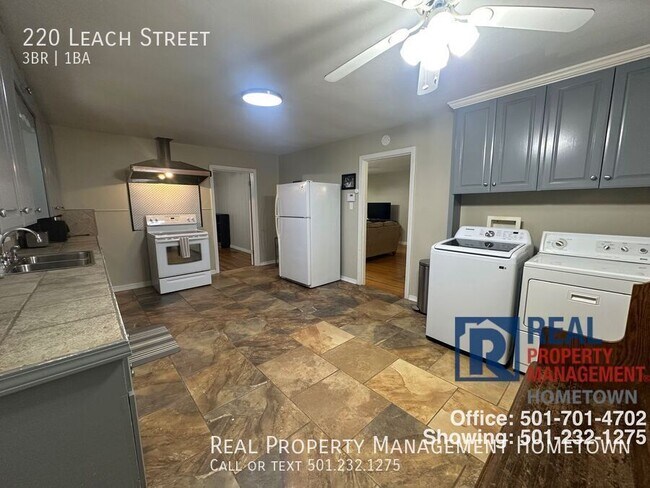 Photo - 220 Leach St