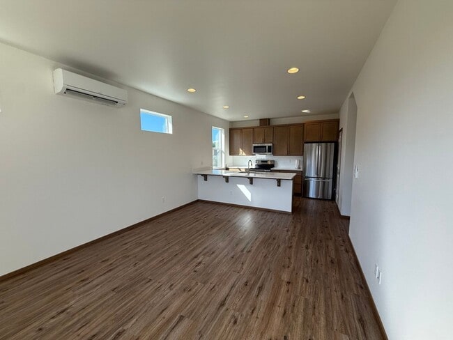 Photo - 3Bd/2.5Ba Everett Condo Unit 2
