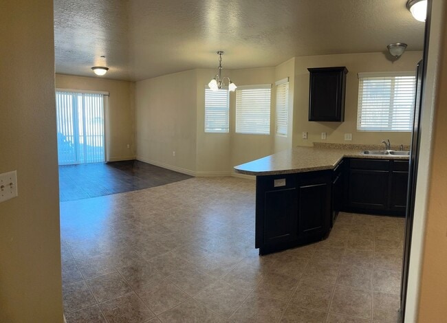 Photo - Great 3 Bed 2 Bath Sandy Condo!!