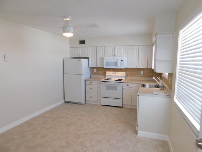 Photo - 741 Hummingbird Way Unit 4
