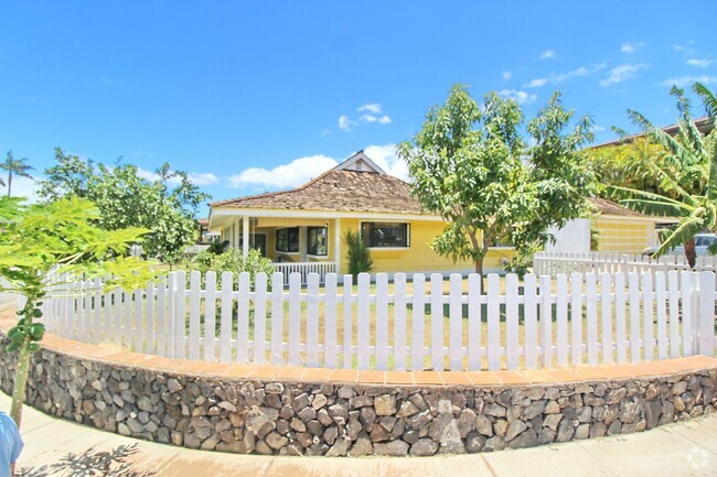 Building Photo - Single Level 5bed/2bath Home in Beautiful ...