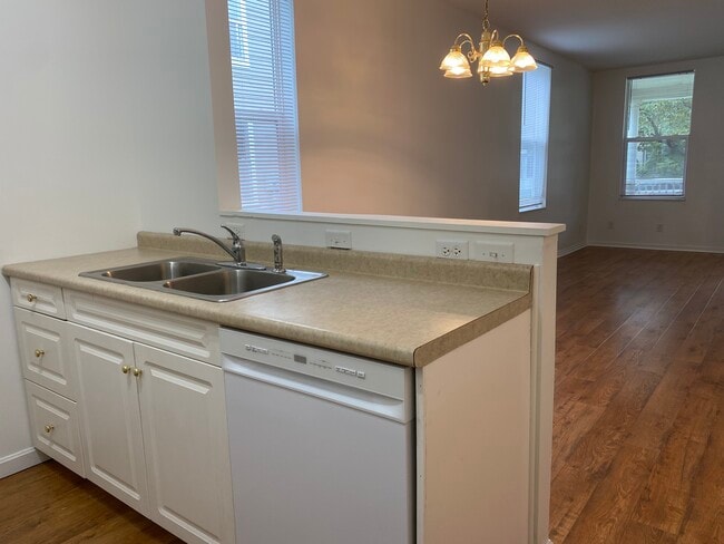 Photo - 631 Oak Ave