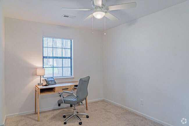 2BR, 1BA - 750SF - Secondary Bedroom