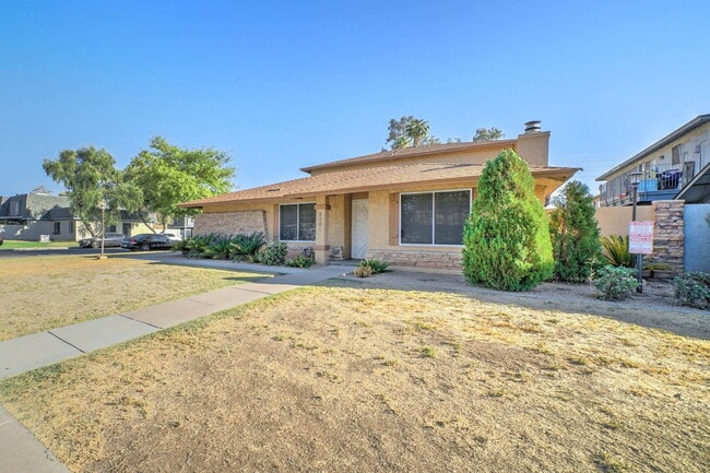 Photo - 3301 W Loma Ln