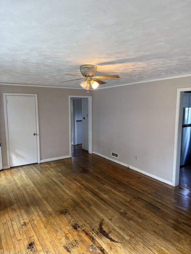 Photo - 738 Greenhill Rd House