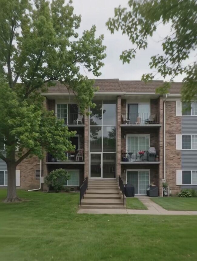 Photo - 1627 N Windsor Dr Unit 3
