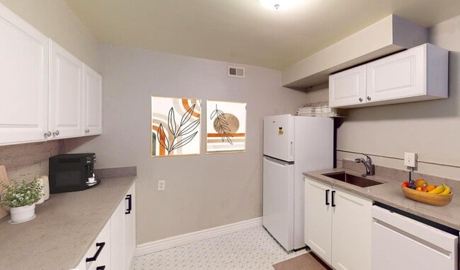 Photo - Charming Capitol Hill private basement apartment between downtown & Cheesman Park