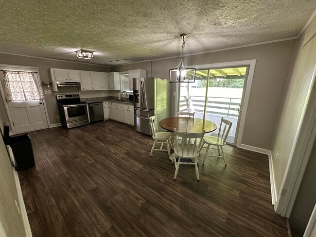 Photo - 616 Village Lane Dr SW