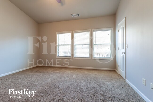 Photo - 2202 Black Pebble Cir