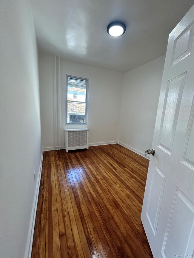 Photo - 13-32 130th St