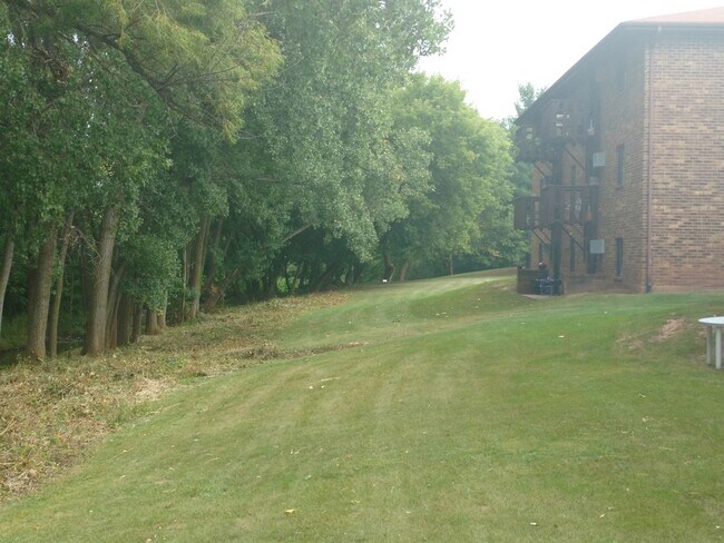 Cedar Creek Apartments-Oshkosh