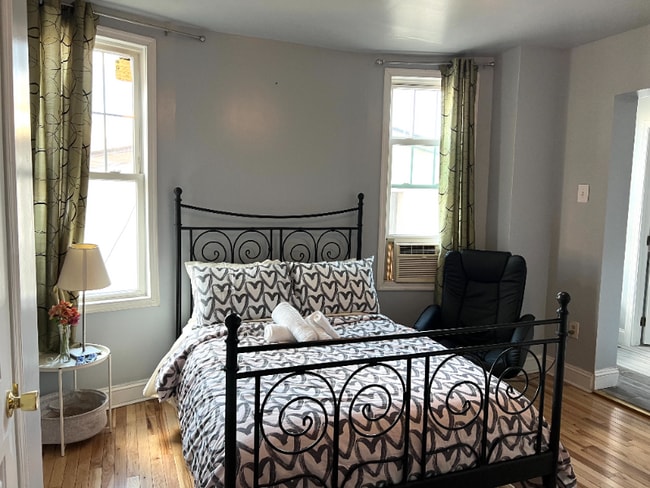 Photo - 5023 Spruce St