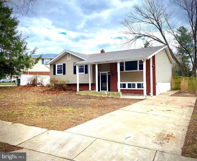 Building Photo - 11 Windflower Dr Rental