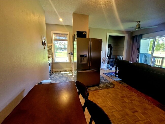 102 Valley View Dr