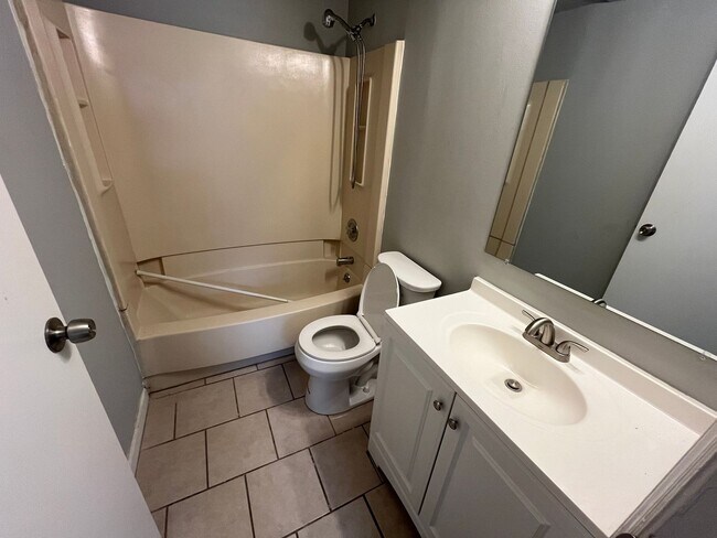 Photo - Spacious 3-Bedroom Townhome – Newly Renova...