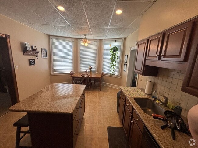 Building Photo - 1018 Fayette St Unit 1ST FL Rental