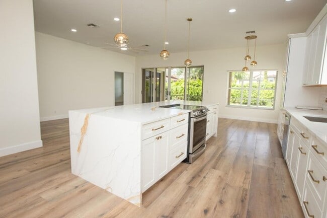 Photo - 10881 La Salinas Cir