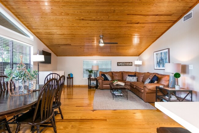 Photo - 6804 River Rd