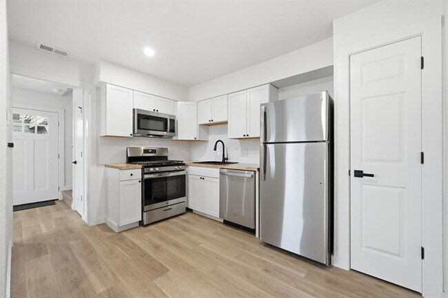 Building Photo - 4908 West Gate Blvd