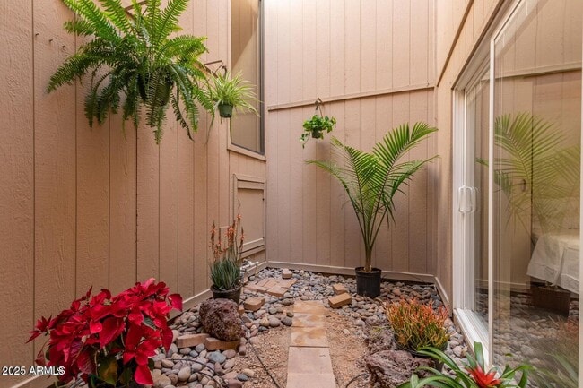 Photo - 20 E Redondo Dr