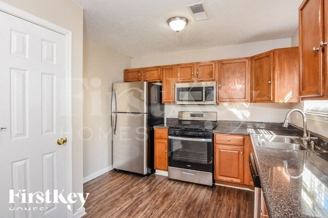 Photo - 2332 Rambling Way