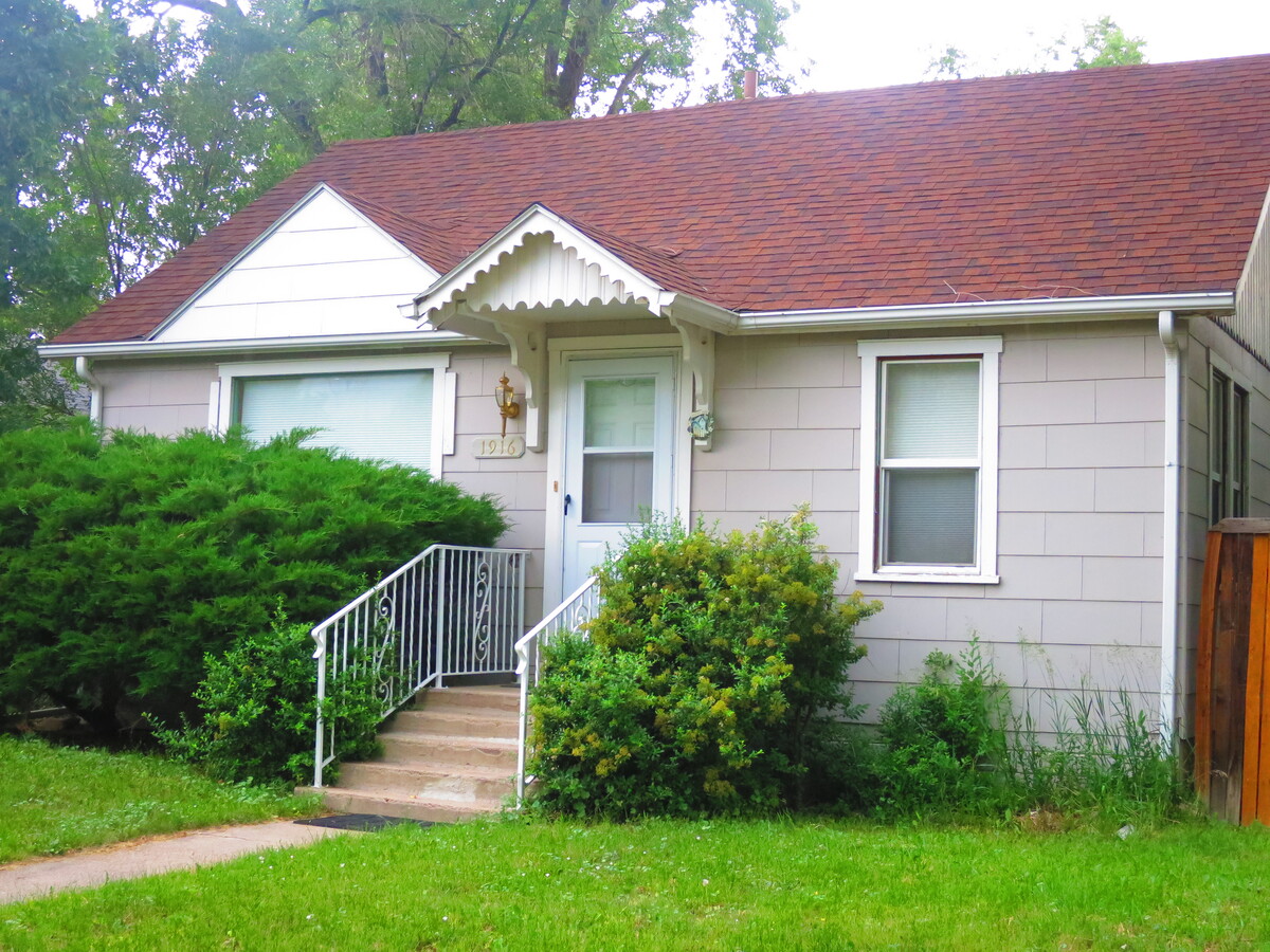 Photo - 1916 W Platte Ave House