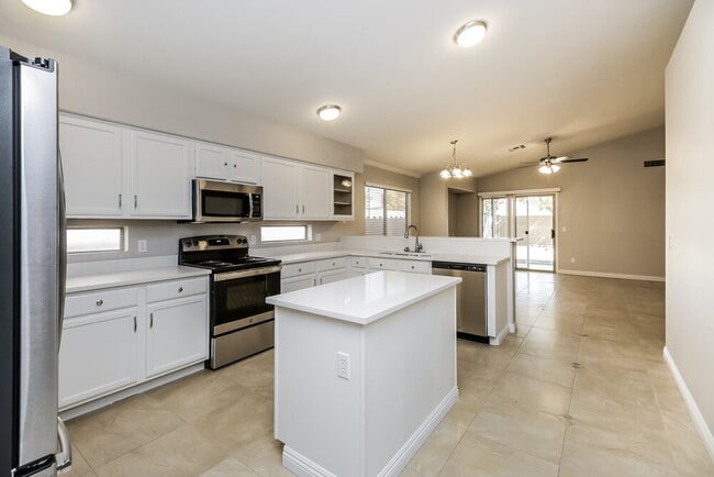 Photo - 1233 S Colonial Dr