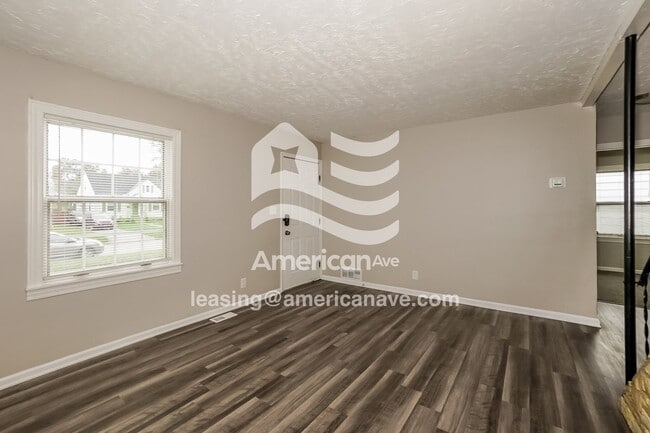 Photo - 3187 Lincoln St